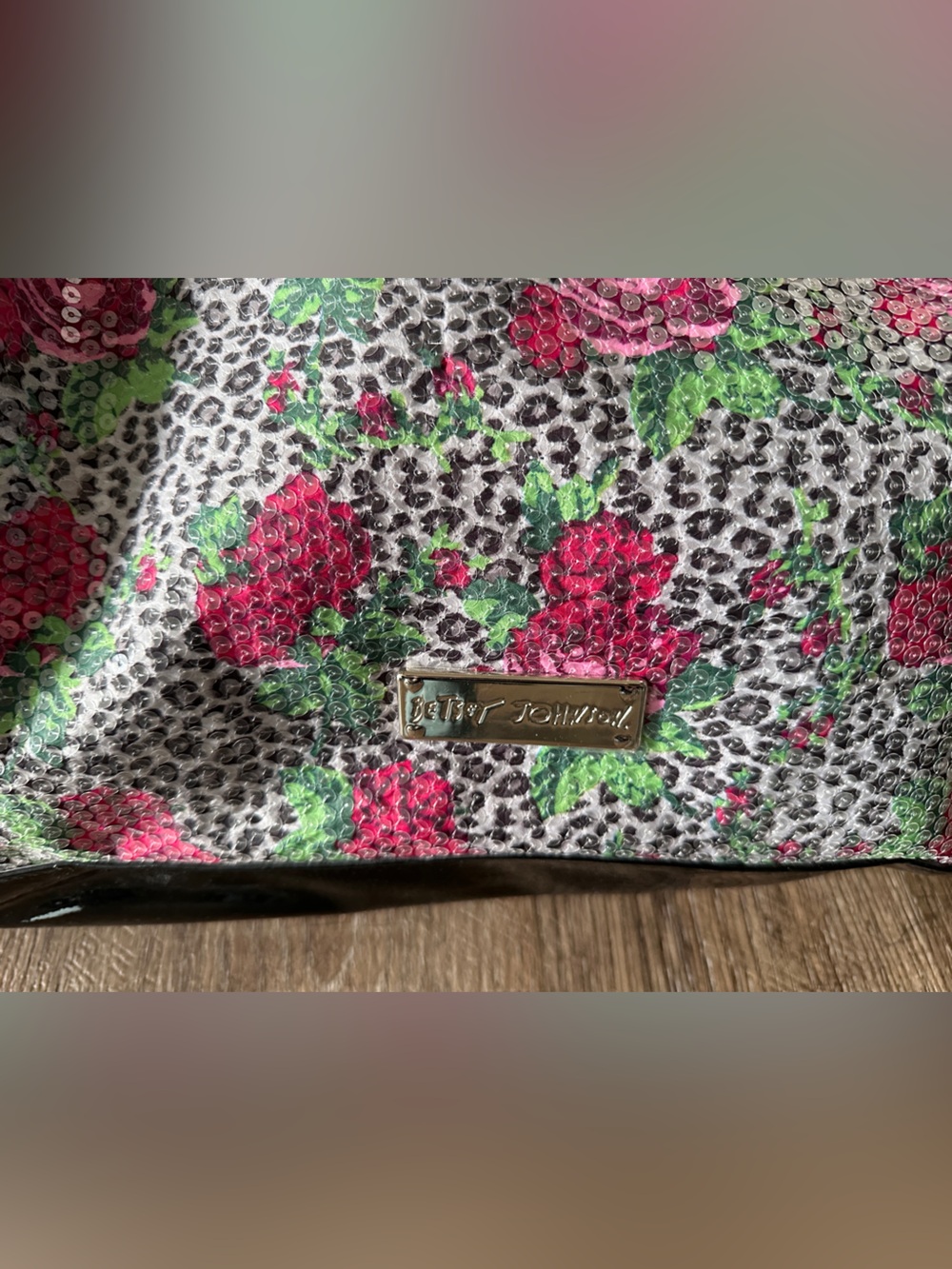 Betsey Johnson Sequin Leopard Rose Weekender Bag Heart Pocket - EUC - Picture 6 of 9